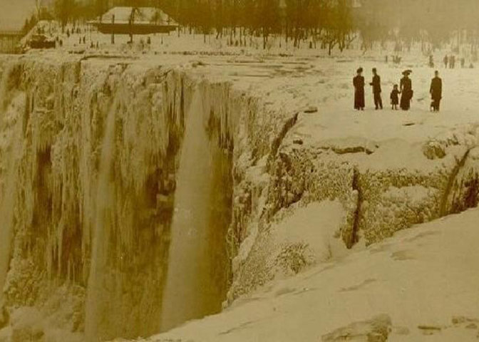 Niagara Falls Frozen solid